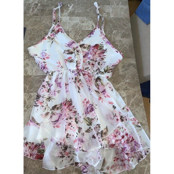 Zaful Pants - Chiffon Floral print romper Chic elegant classy